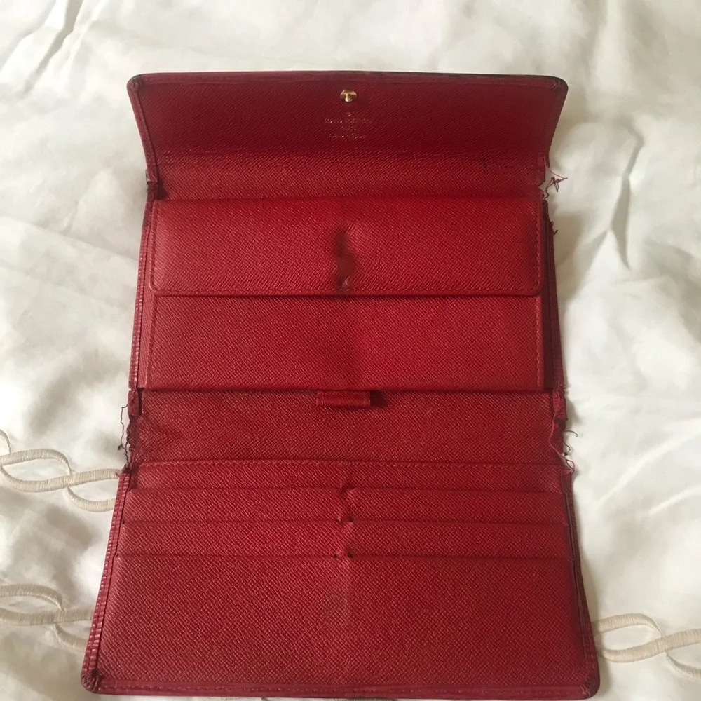 Louis Vuitton Epi wallet